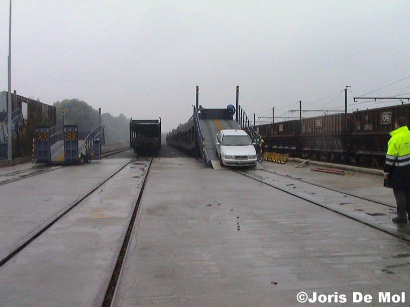 Lossen van de auto's.